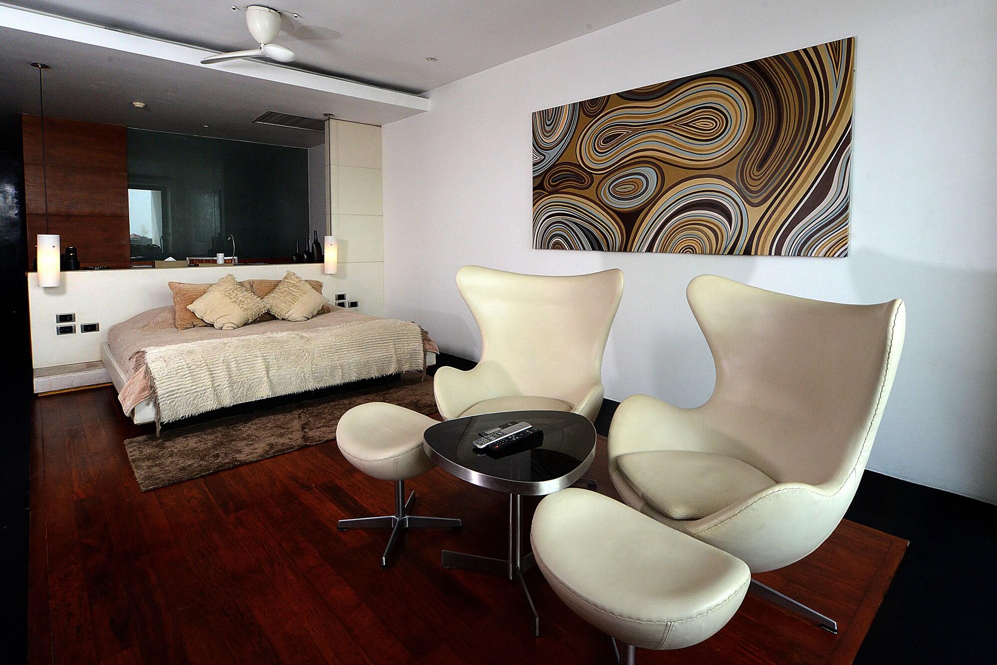 The Quay Boutique Hotel Phnom Penh Exterior photo