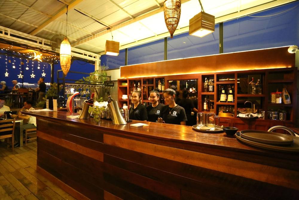The Quay Boutique Hotel Phnom Penh Exterior photo