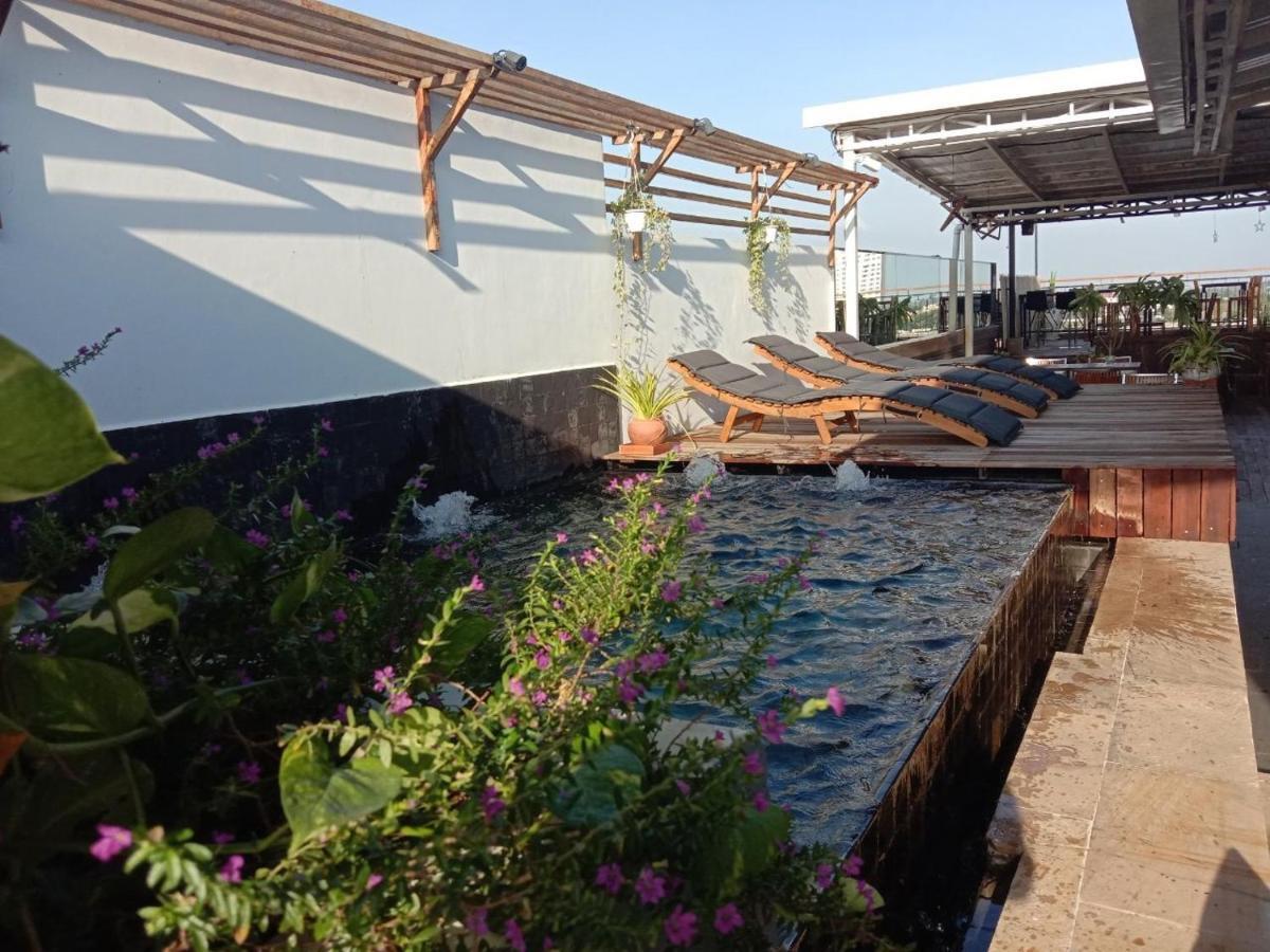 The Quay Boutique Hotel Phnom Penh Exterior photo